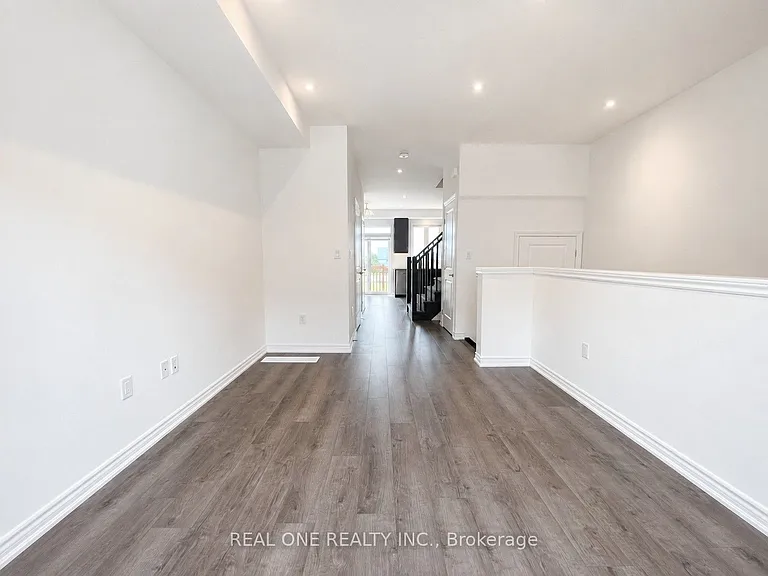 61 Soho St #31 — Photo 5