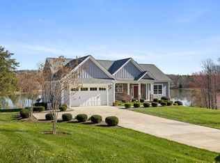 490 Mapleton Ln, Columbus, NC 28722