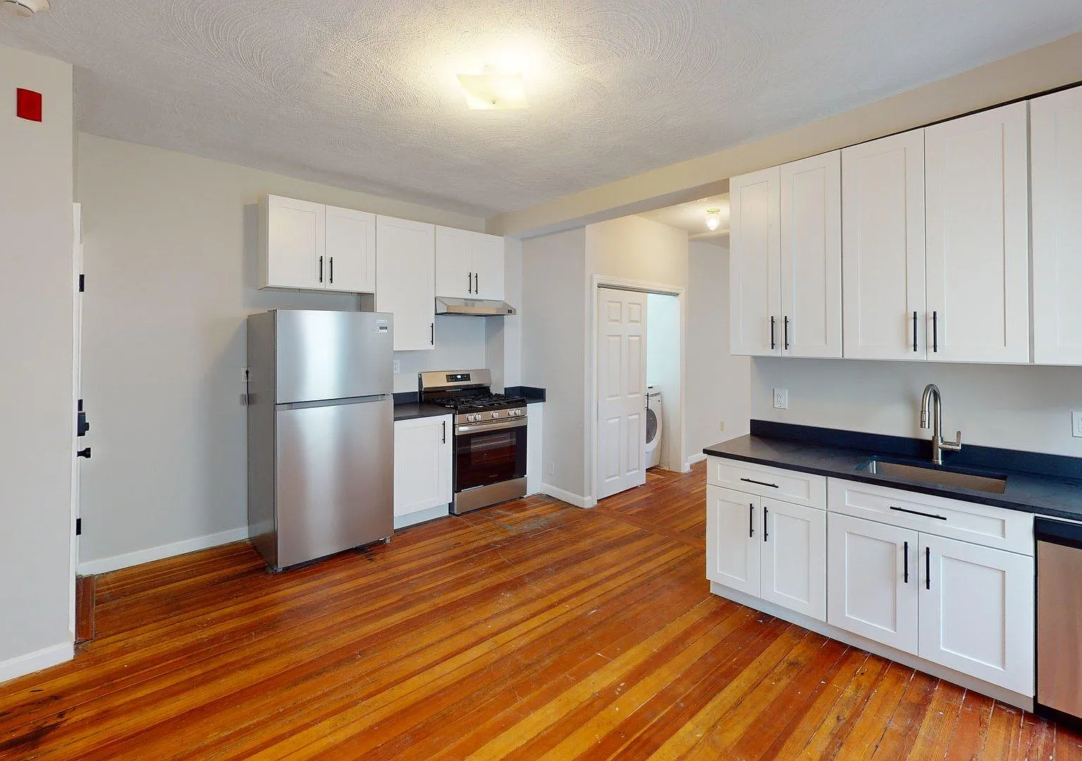 52 Sumner St — Photo 1
