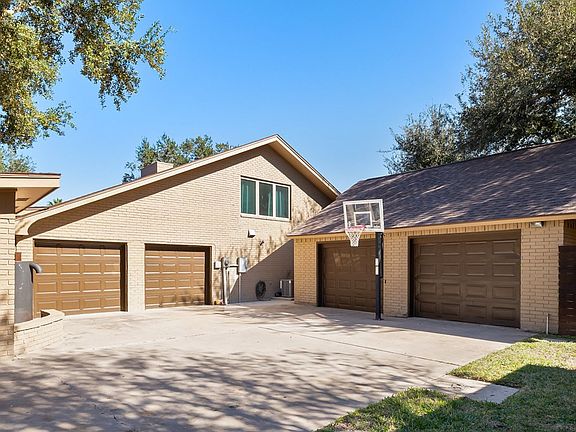 4th image of 3012 Karen Ln