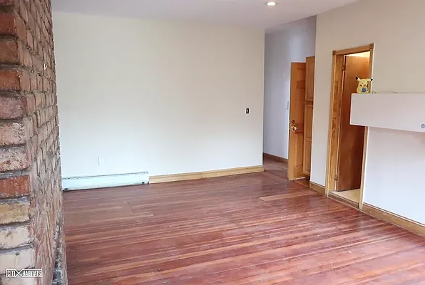 Rented by Dyer Estate Mgmt | media 8