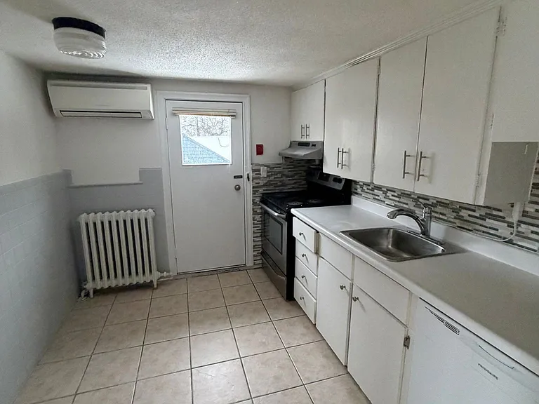 354 Annette St #1 — Photo 11