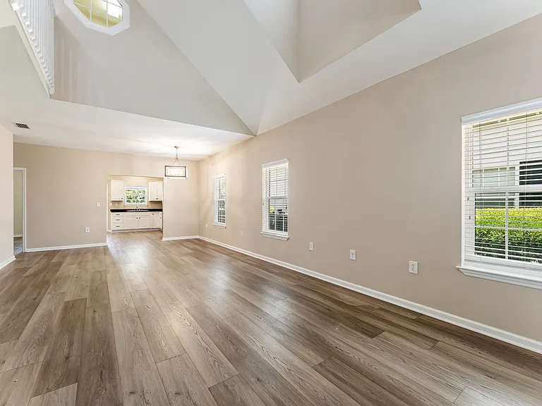1014 Long Ave — Photo 6