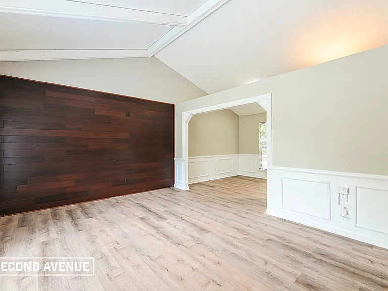 2411 Windridge Dr NE — Photo 8