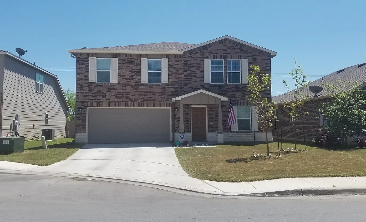 Kensington Ranch built in 2017 5 bedroom 2.5 bath. Bedroom on 1st floor. — Photo 1