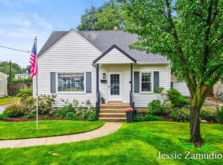 860 40th St SW, Wyoming, MI 49509