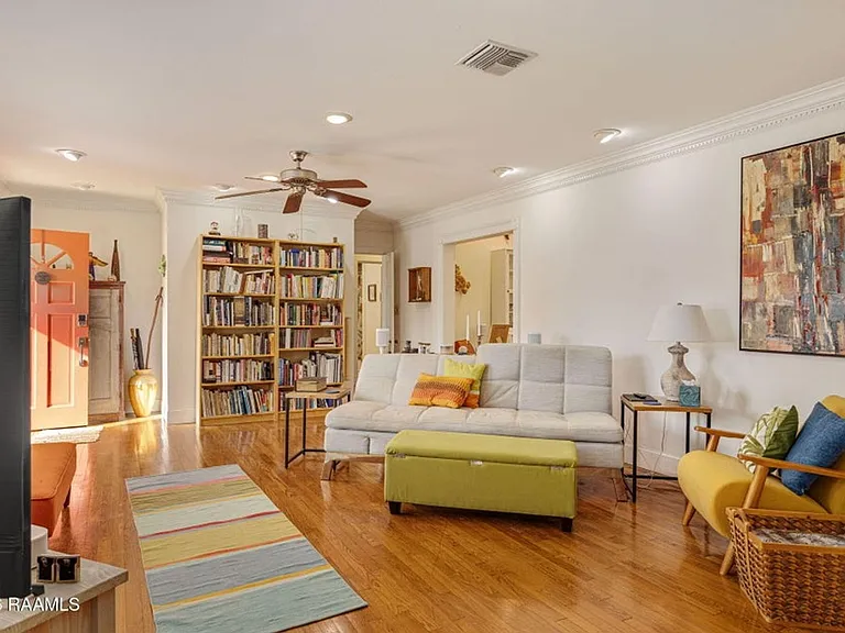 706 Harding St — Photo 3