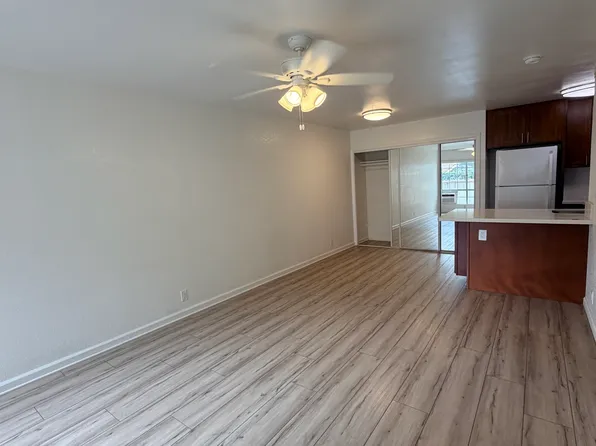 585 Mananai Pl #26B, Honolulu, HI 96818