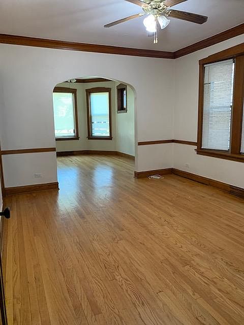1st image of 3324 N Hamlin Ave #2