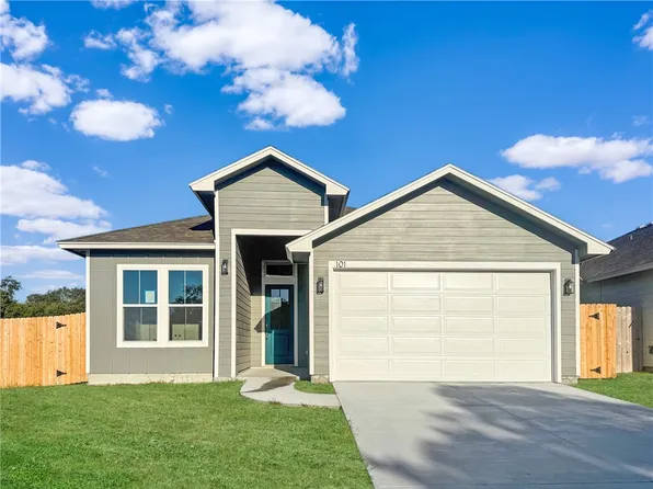 101 Broad Oak Dr, Rockport, TX 78382