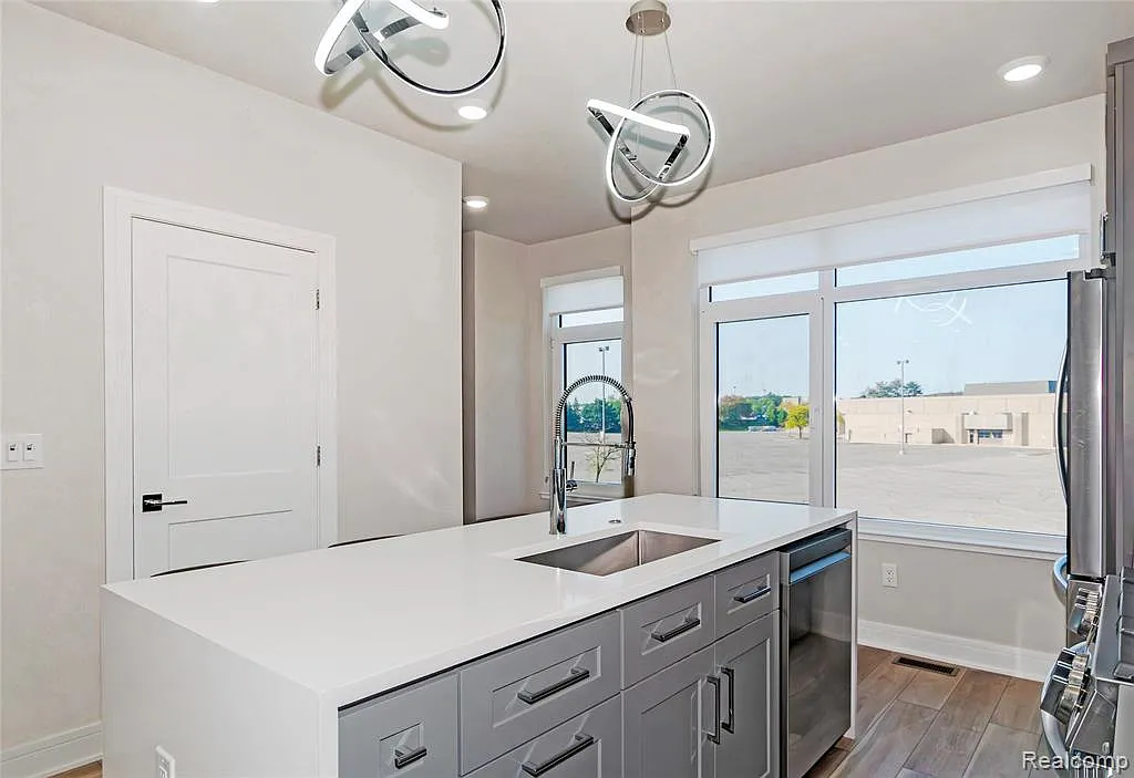2 bed, 2.5 bath, 1360 sqft, $2,850 — Photo 4
