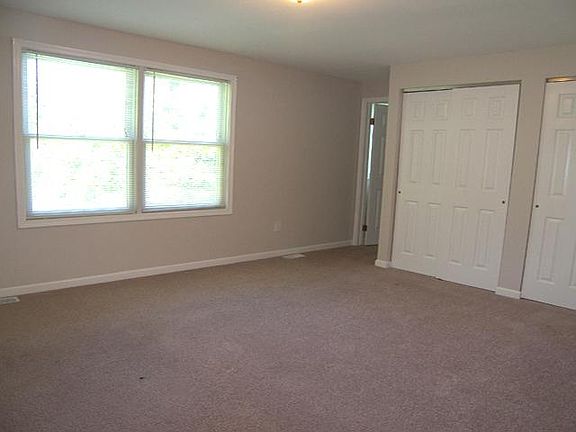 Big master bedroom w/ private master bath!