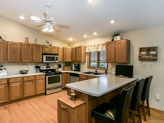 5th image of 900 Saint Andrews Dr