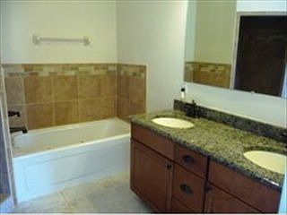 5th image of 335 Fillmore Ave