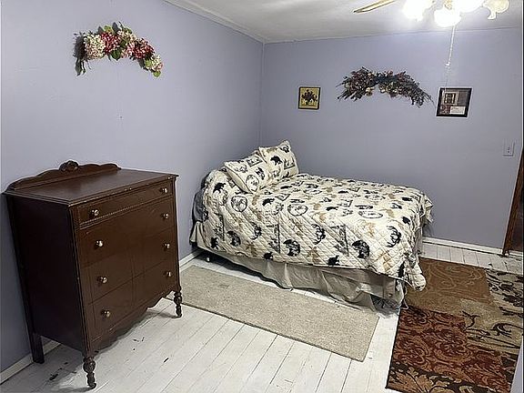 4th image of 1011 E Copeland Rd