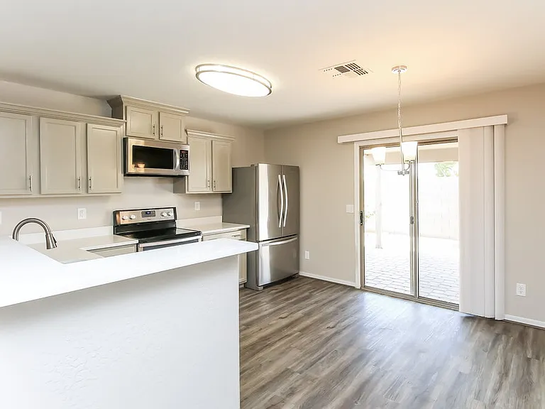 2443 E Meadow Mist Ln — Photo 6