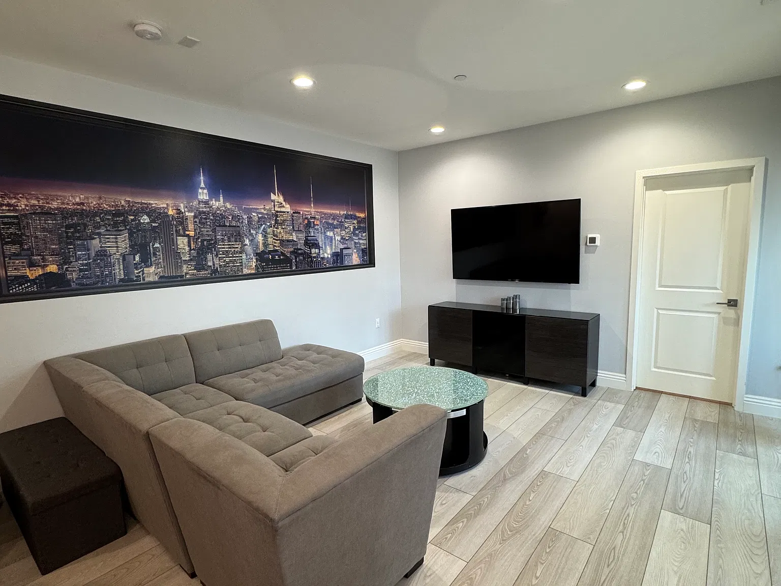 1 bed, 707 sqft, $2,900 — Photo 3