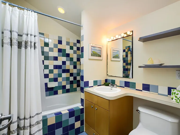 726 Pine St — Photo 20