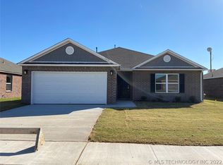 7410 E 158th St S, Bixby, OK 74008