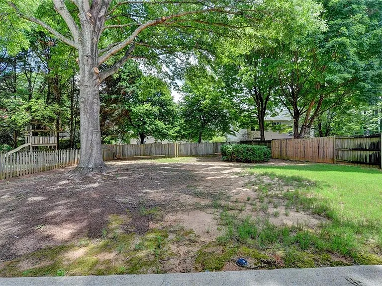340 Waddington Trl — Photo 47