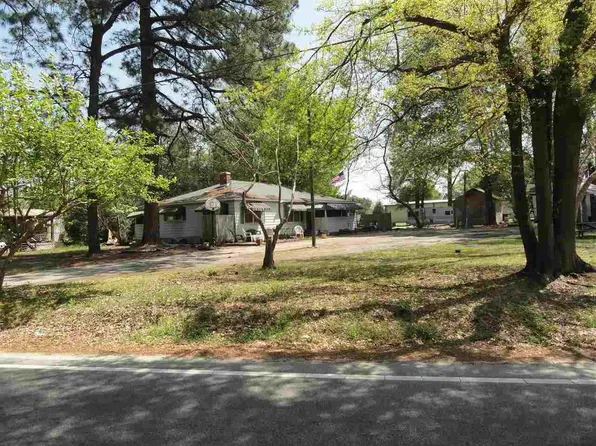 111 Beth Dr, Darlington, SC 29540