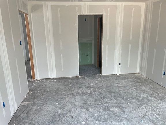 5th image of 110 W Ave S
