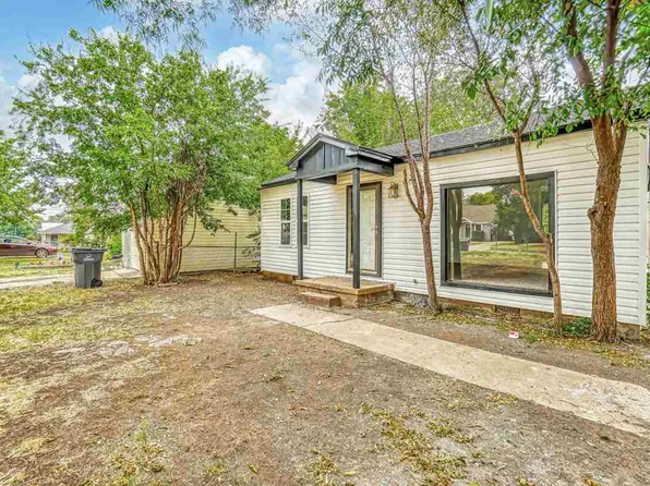 1412 NW Bell Ave, Lawton, OK 73507