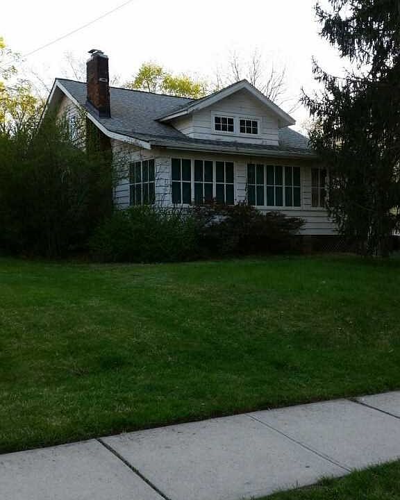2nd image of 12 Farrington St