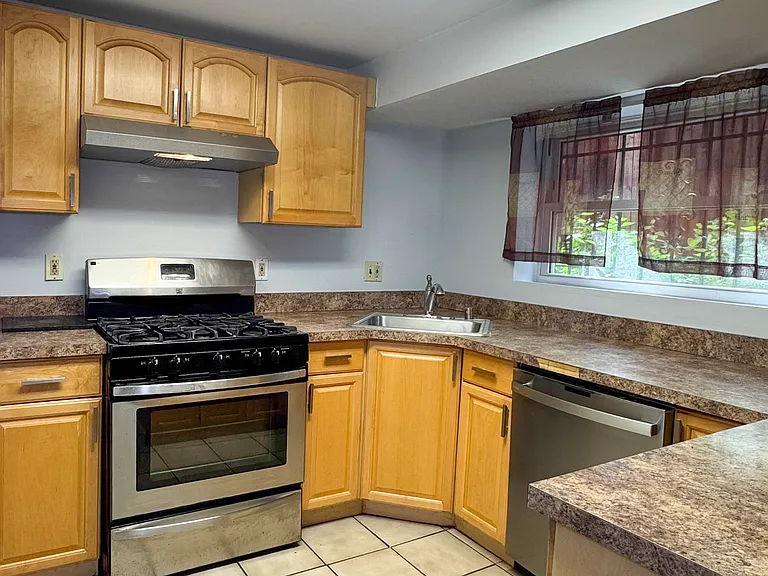 82 S St NW #A — Photo 4