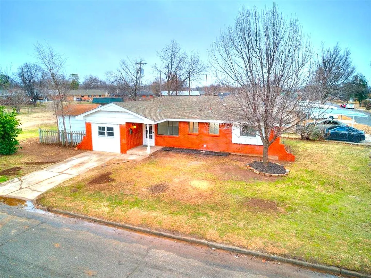 Super 4 Bed 1.5 Bath in the South Gate Addn in Moore, OK — Photo 3