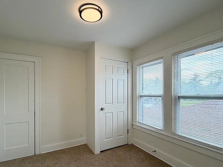 11936 Hamburg St — Photo 10