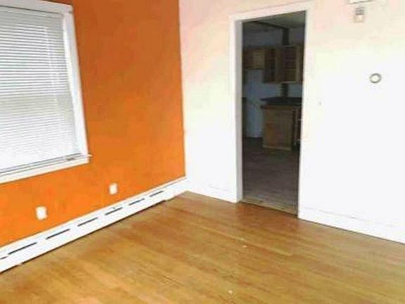 3rd image of 111 Dalton St