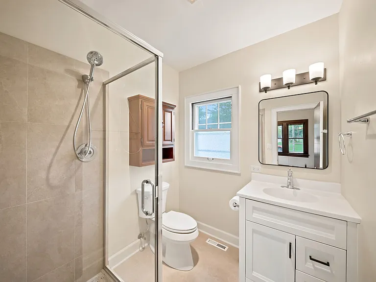 1110 N Wheaton Ave — Photo 6