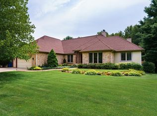 5227 Saddle Club Dr, Kalamazoo, MI 49009
