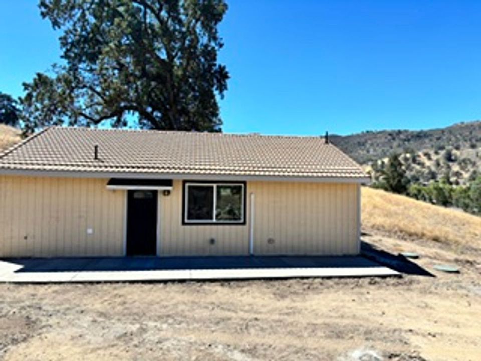 1st image of 23578 Lakeview Dr