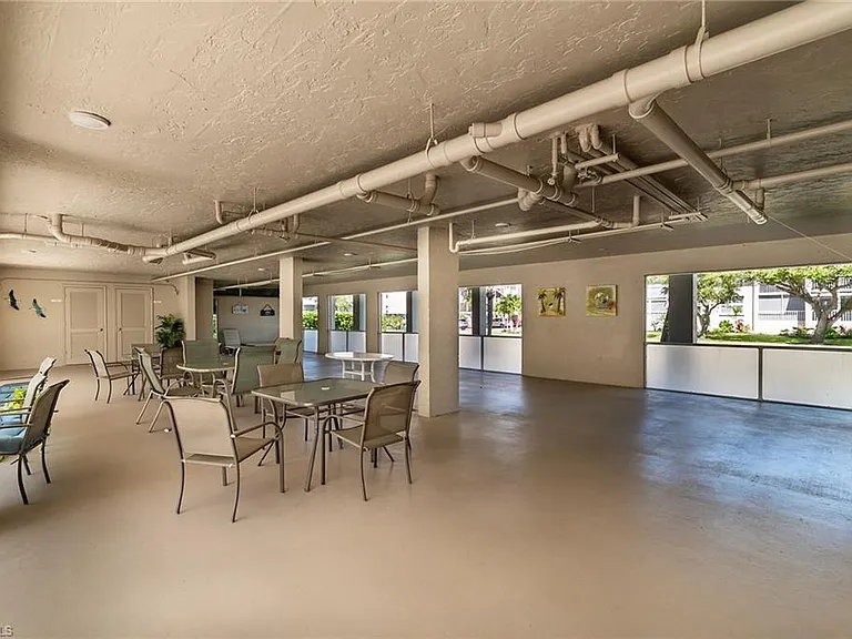 1020 Swallow Ave #302 — Photo 37