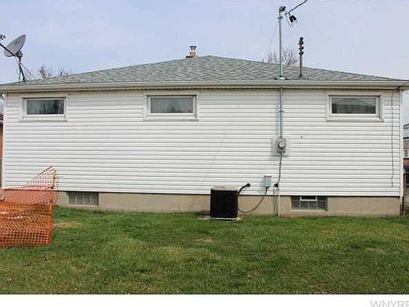 3rd image of 89 Nadine Dr