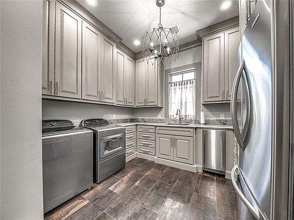 5th image of 5740 Oliver Ct