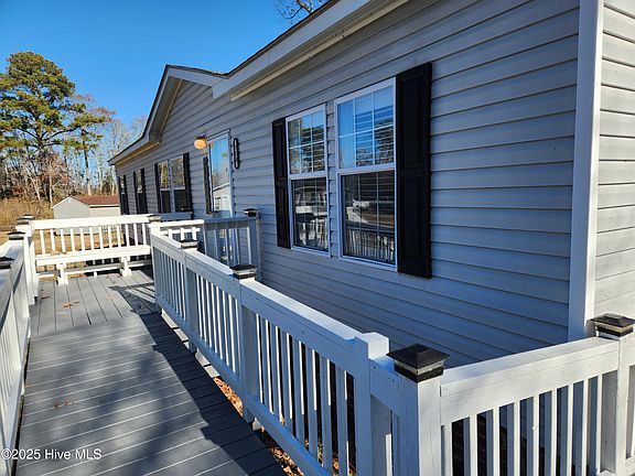 3rd image of 118 Whitetail Court