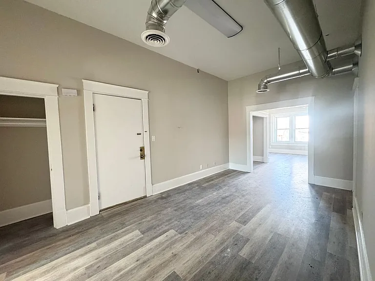212 N Martin Luther King Jr Dr — Photo 4