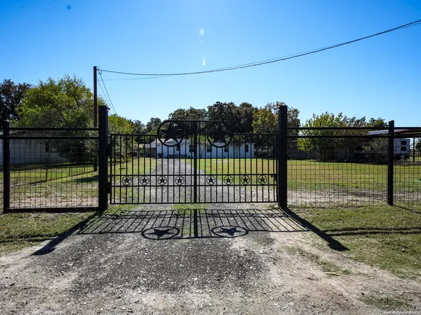 13978 Sherwood Rd, San Antonio, TX 78002