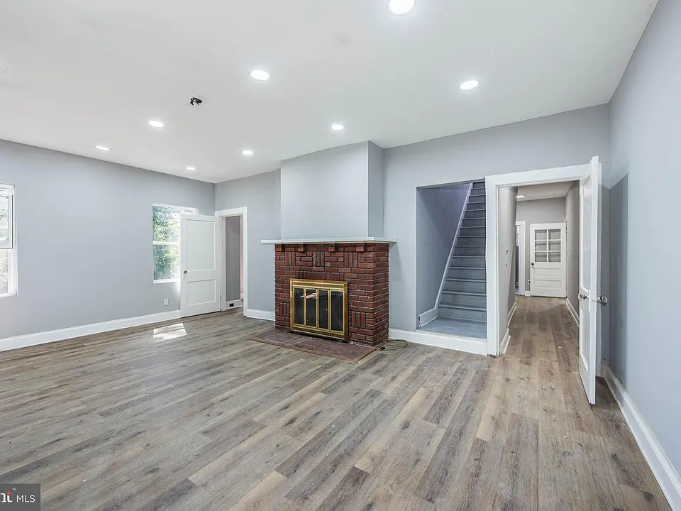 10 S Belle Grove Rd
