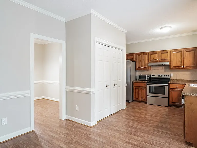 212 Sleepy Creek Dr — Photo 10
