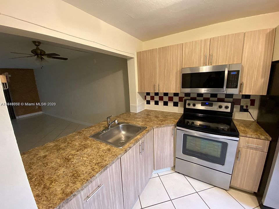 1st image of 862 NE 209th St APT 101-39