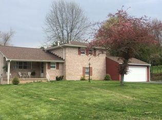 170 Edgewood Rd, Beaver Falls, PA 15010