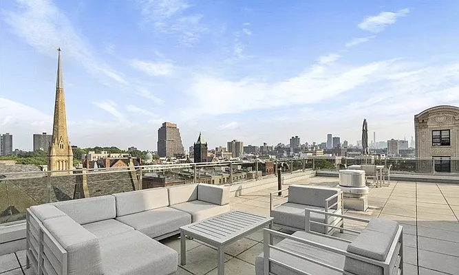 Sold by Mont Sky Real Estate | media 10
