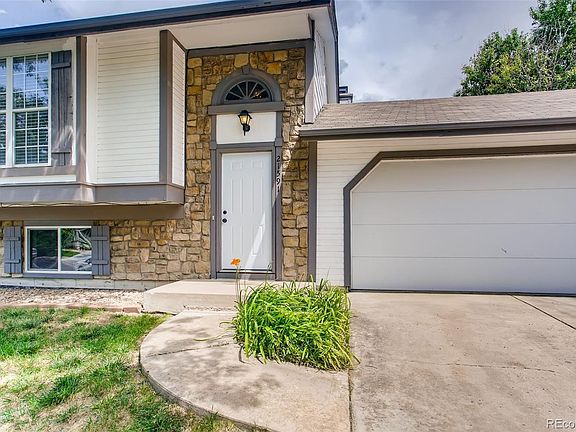 4th image of 21591 E Aberdeen Dr