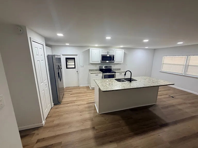 7412 Western Circle Dr — Photo 3