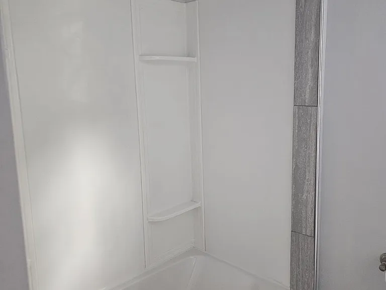 31 Saint Albans Ave #2 — Photo 6
