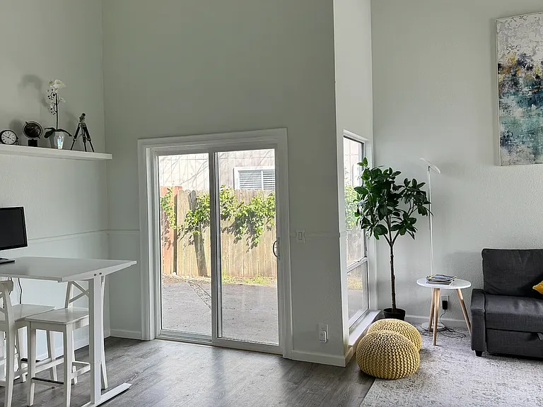 2739 Concord Ave — Photo 4